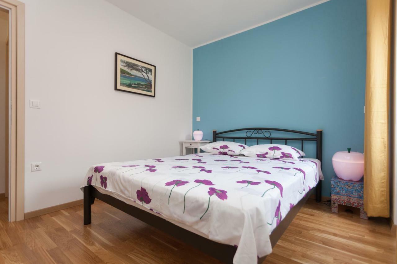 Apartment Amare Seaview โรวีน ภายนอก รูปภาพ