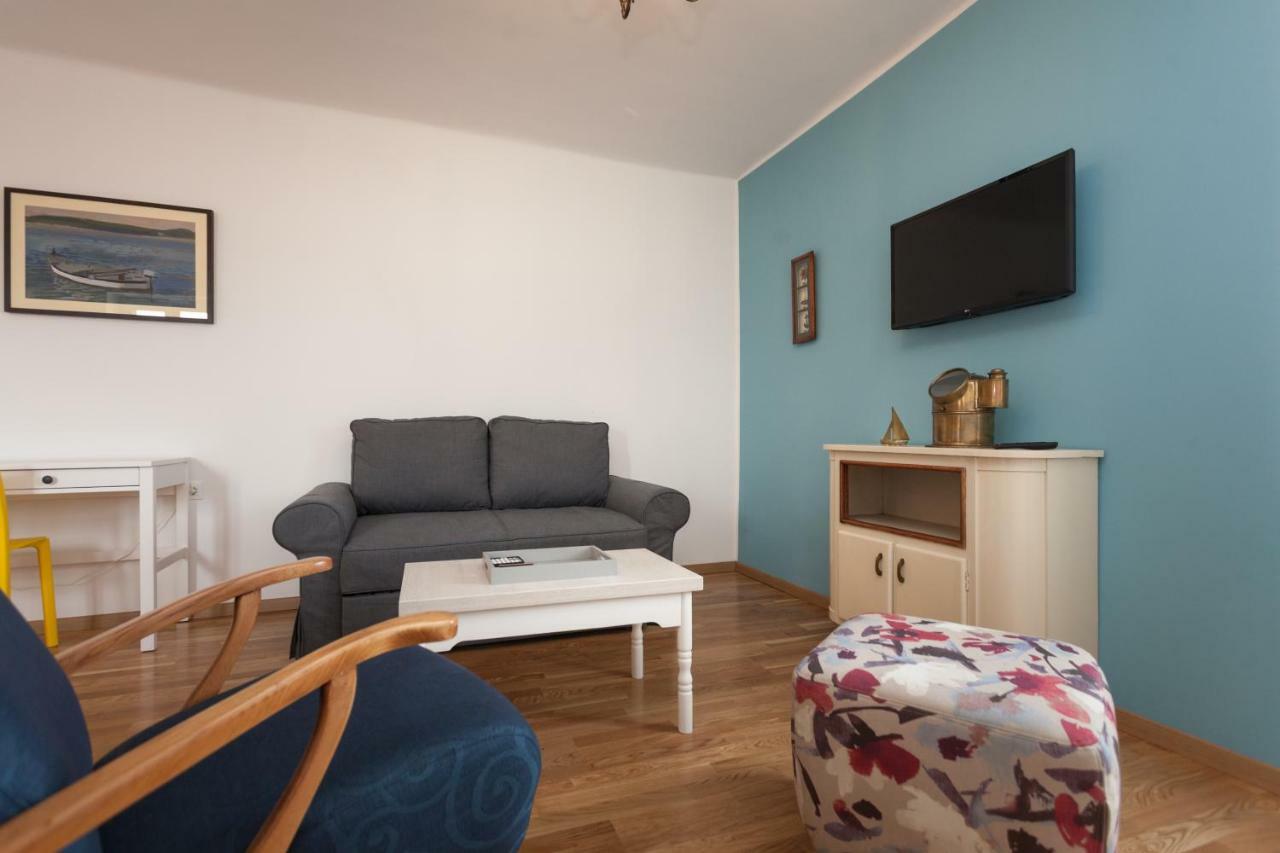 Apartment Amare Seaview โรวีน ภายนอก รูปภาพ